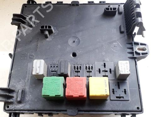 Used Fuse box Fuse box OPEL VECTRA C (Z02) 1.9 CDTI (F69) (120 hp) 33518232 33518232