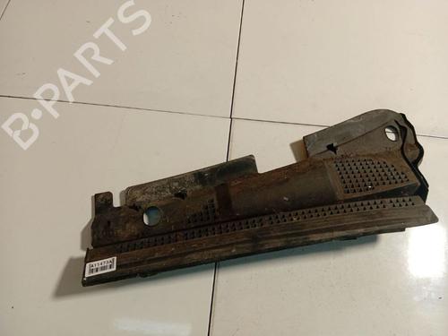 Griglia sotto parabrezza Griglia sotto parabrezza PEUGEOT 406 (8B) 2.0 HDI 90 (90 hp) 36506541 36506541