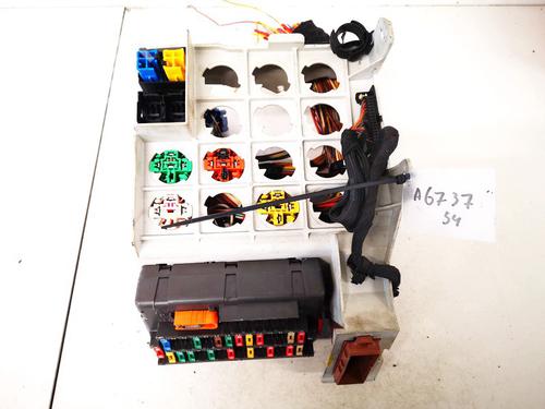 Used Fuse box Fuse box 33083804 33083804