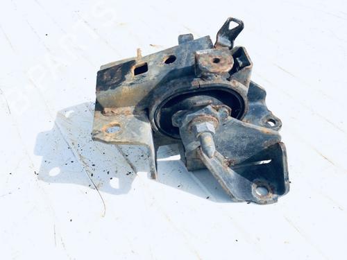 Used Engine mount Engine mount TOYOTA COROLLA Saloon (_E12_) 1.4 VVT-i (ZZE120_, ZZE120R) (97 hp) 33075380 33075380