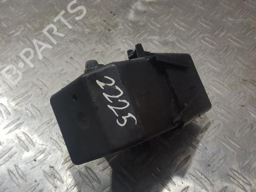 Used Fuse box Fuse box 33483329 33483329