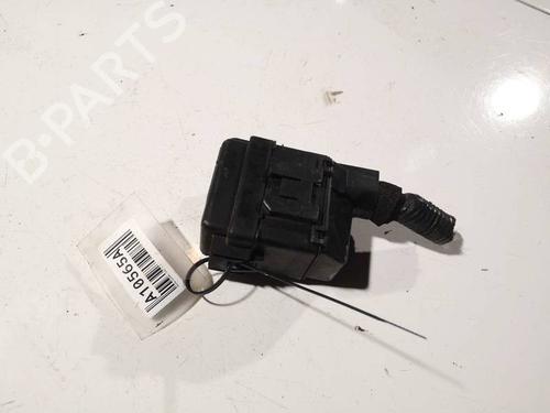 Used Fuse box Fuse box 32569735 32569735