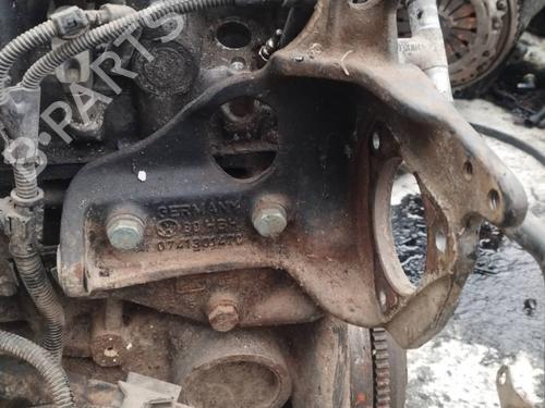 Used Support Support VW TRANSPORTER T4 Van (70A, 70H, 7DA, 7DH) 2.5 TDI (102 hp) 32940872 32940872