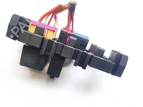 Used Fuse box Fuse box AUDI A6 C6 (4F2) 3.0 TDI quattro (233 hp) 40486251 40486251