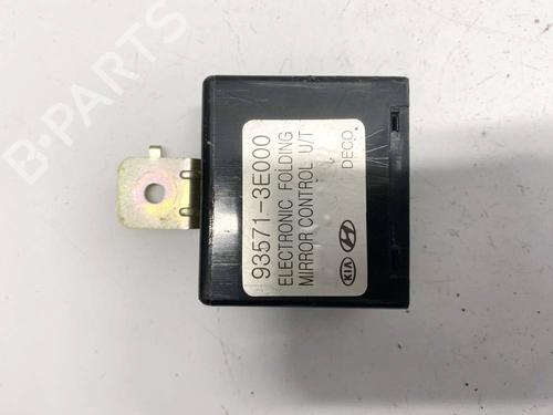 Used Electronic module Electronic module KIA SORENTO I (JC) 2.5 CRDi 4WD (140 hp) 32582425 32582425