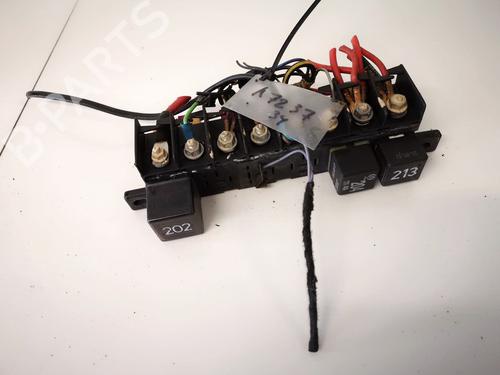 Used Fuse box Fuse box AUDI 100 C4 Avant (4A5) 2.5 TDI (115 hp) 32883988 32883988