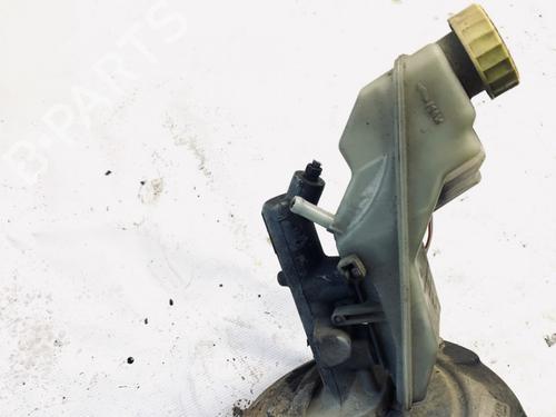 Used Brake master cylinder Brake master cylinder TOYOTA COROLLA Saloon (_E12_) 1.6 VVT-i (ZZE121_, ZZE121R) (110 hp) 35556733 35556733