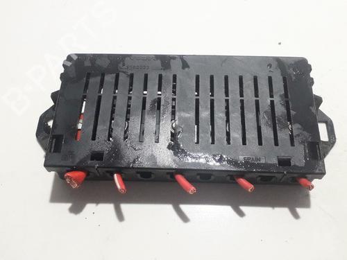 Used Fuse box Fuse box VOLVO S60 I (384) D5 (163 hp) 33526470 33526470