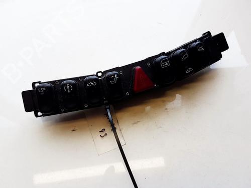Used Warning switch Warning switch MERCEDES-BENZ S-CLASS (W220, V220) S 320 CDI (220.026, 220.126) (197 hp) 35642995 35642995