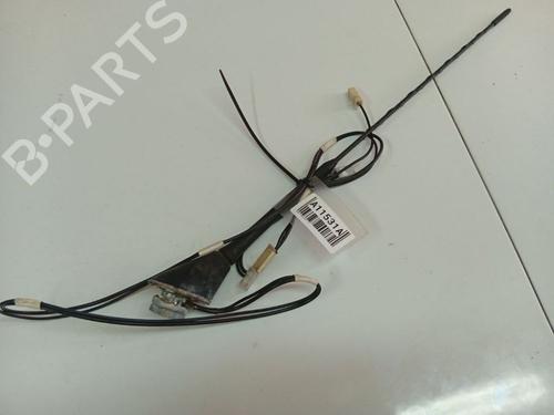 Antenne/Base Antenne/Base TOYOTA YARIS (_P9_) 1.4 D-4D (NLP90_, NLP90R) (90 hp) 36896261 36896261
