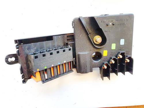 Used Fuse box Fuse box MERCEDES-BENZ CLS (C219) CLS 320 CDI (219.322) (224 hp) 32945164 32945164