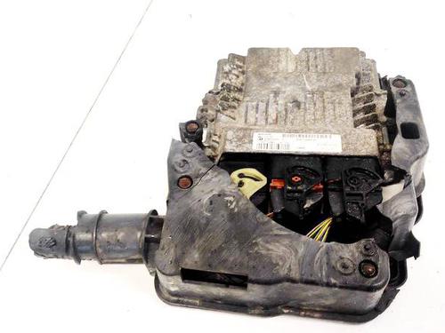 Used Engine control unit (ECU) Engine control unit (ECU) FORD FOCUS III 1.6 TDCi (115 hp) 32933678 32933678