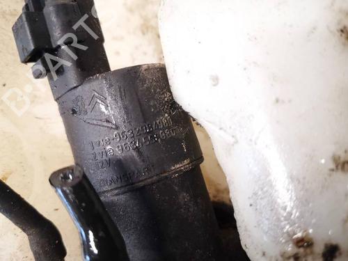 Washer pump VW PASSAT B6 (3C2) 2.0 TDI | BP35333067E24 - Image 2