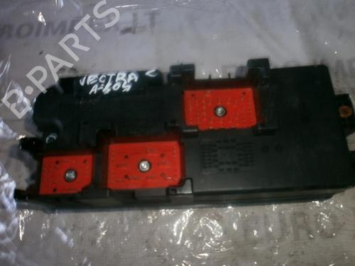 Used Fuse box Fuse box OPEL VECTRA C (Z02) 1.8 (F69) (140 hp) 33521271 33521271