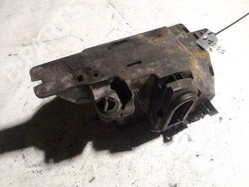 Used Fuse box Fuse box 32948790 32948790