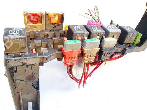 Fuse box AUDI A6 C5 (4B2, 4B4) 2.5 TDI quattro | BP32627913E1 - Image 2
