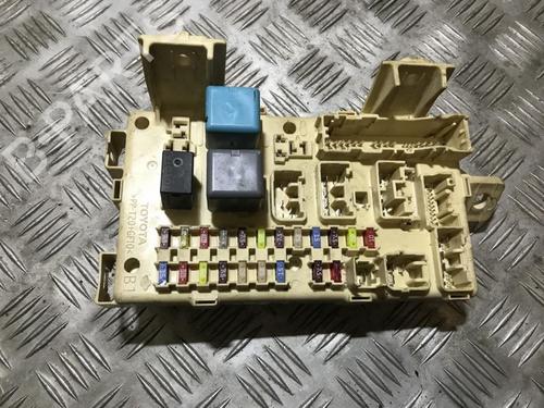 Used Fuse box Fuse box TOYOTA AVENSIS (_T25_) 2.0 D-4D (CDT250_, CDT250R) (116 hp) 33498259 33498259