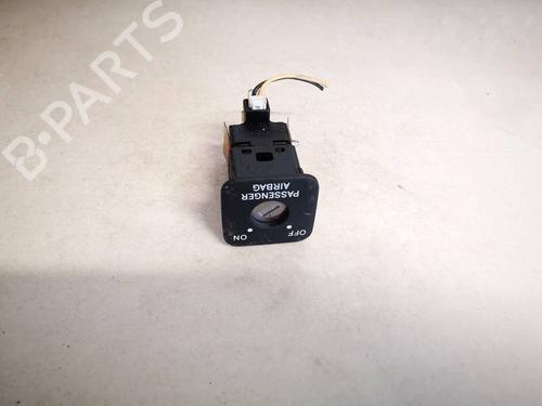Used Switch Switch TOYOTA COROLLA Saloon (_E12_) 1.6 VVT-i (ZZE121_, ZZE121R) (110 hp) 32939285 32939285