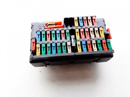 Used Fuse box Fuse box PEUGEOT 406 (8B) 2.0 16V (132 hp) 33521678 33521678