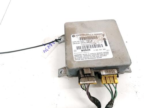 Used ECU airbags ECU airbags CHRYSLER VOYAGER / GRAND VOYAGER III (GS_, NS_) 2.5 TD (116 hp) 33088051 33088051