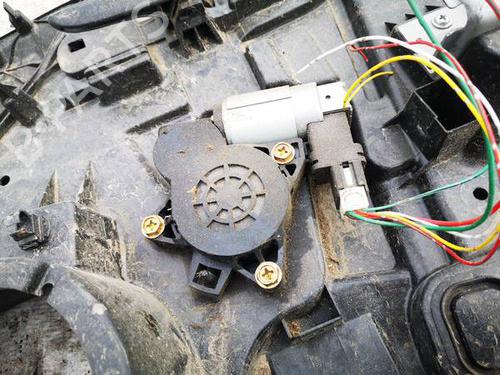 Used Right front window motor Right front window motor MERCEDES-BENZ E-CLASS (W212) E 200 CDI / BlueTEC (212.005, 212.006) (136 hp) 36690841 36690841