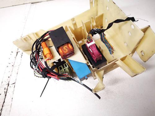 Used Fuse box Fuse box BMW 5 (E39) 525 tds (143 hp) 32923230 32923230