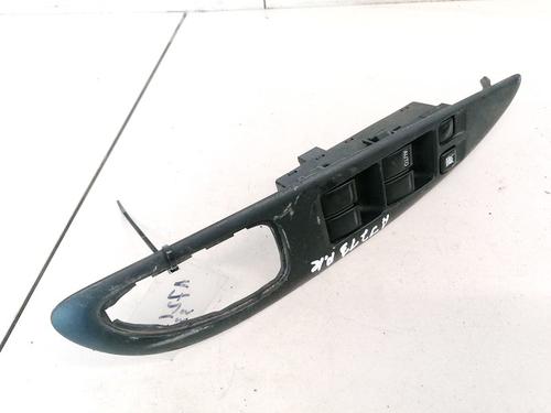 switch-nissan-primera-hatchback-p12-2002-32882051 main image