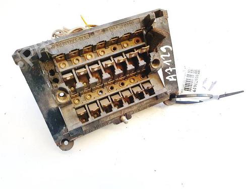 Used Fuse box Fuse box MERCEDES-BENZ 123 Saloon (W123) 200 D (123.120) (55 hp) 32913362 32913362