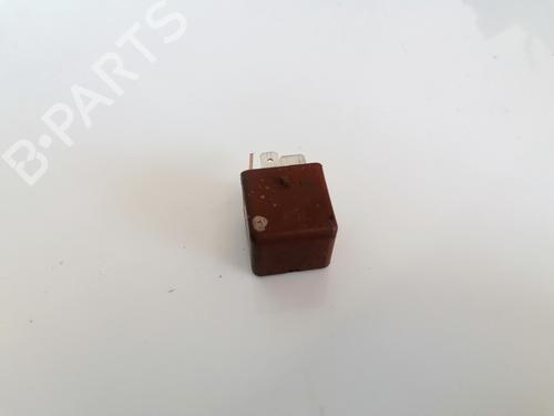 Used Electronic sensor Electronic sensor TOYOTA AVENSIS VERSO (_M2_) 2.0 D (CLM20_, CLM20R) (116 hp) 32880776 32880776