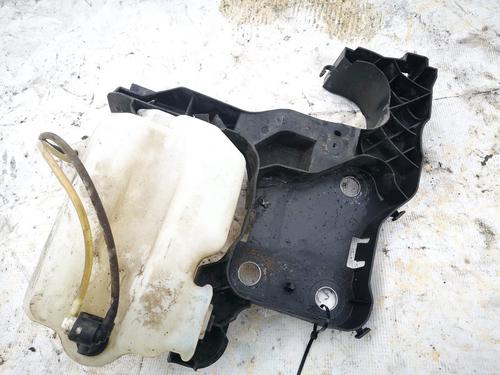 windscreen-washer-tank-toyota-yaris-_p1_-1999-2000-2001-2002-2003-2004-2005-35439800 main image