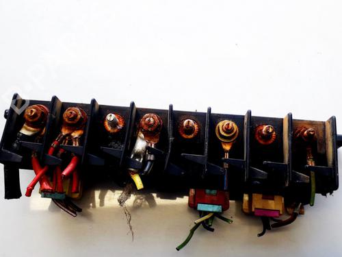 Fuse box AUDI A8 D4 (4H2, 4H8, 4HC, 4HL) 4.2 TDI quattro | BP33063143E1 - Image 2