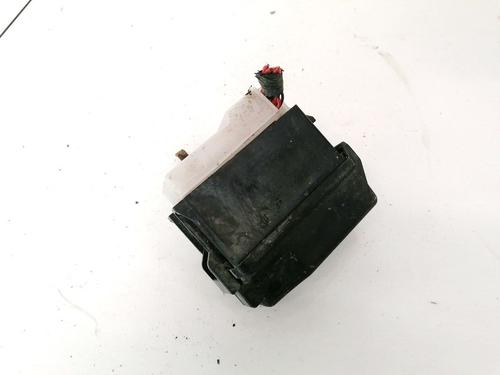 fuse-box-toyota-corolla-verso-_e12_-2001-2002-2003-2004-2005-2006-2007-32905740 main image