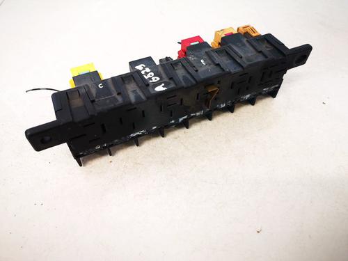 fuse-box-audi-a4-b5-8d2-1994-1995-1996-1997-1998-1999-2000-2001-33079313 main image