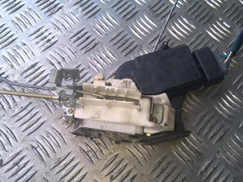 front-right-lock-suzuki-liana-hatchback-2001-35882376 main image