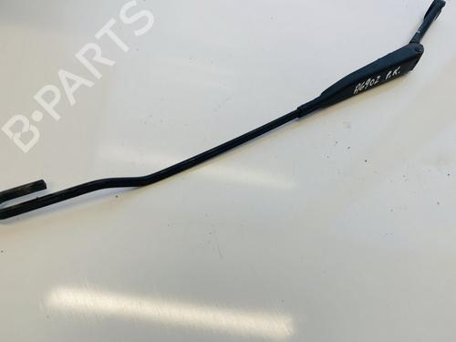 front-windshield-wiper-arm-audi-a4-b5-8d2-1994-1995-1996-1997-1998-1999-2000-2001-33092369 main image