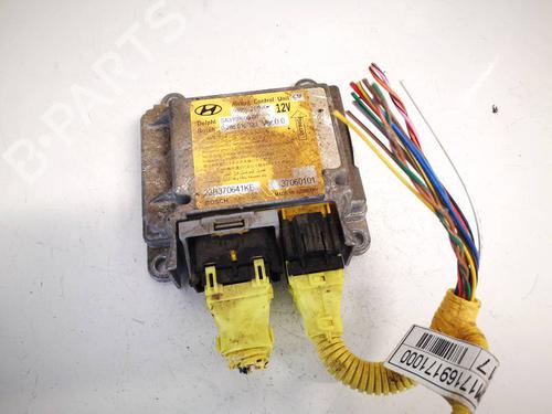 Used ECU airbags HYUNDAI SANTA FÉ II (CM) 2.2 CRDi GLS (150 hp) 32616449