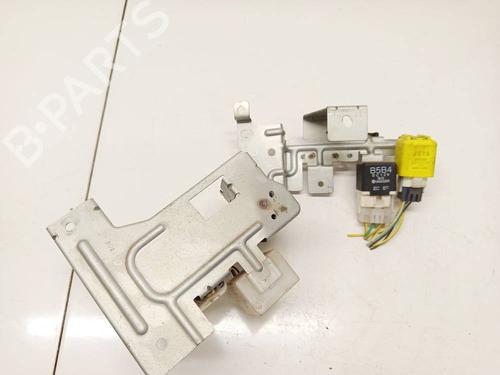 Used Fuse box MAZDA DEMIO (DW) 1.3 16V (DW3W, DW19) (63 hp) 32533943