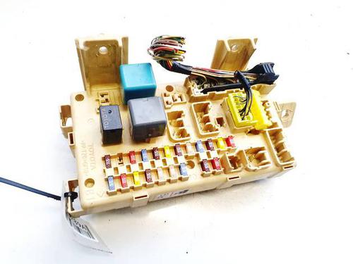 Used Fuse box Fuse box 32538839 32538839