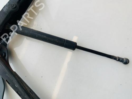 Used Tailgate lift support Tailgate lift support AUDI 80 B3 Saloon (893, 894, 8A2) 1.8 (113 hp) 35531351 35531351