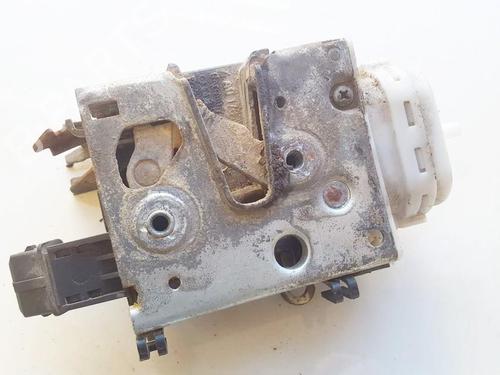 front-right-lock-audi-100-c4-avant-4a5-1990-1991-1992-1993-1994-35859114 main image
