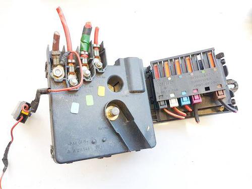 Used Fuse box Fuse box MERCEDES-BENZ CLS (C219) CLS 320 CDI (219.322) (224 hp) 32945160 32945160
