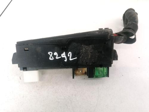 Used Fuse box Fuse box OPEL SIGNUM Hatchback (Z03) 2.2 DTI (F48) (125 hp) 32911212 32911212