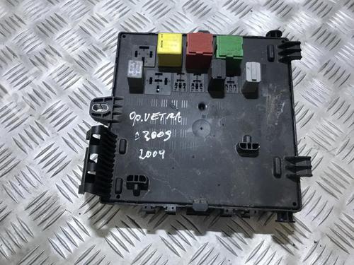 Used Fuse box Fuse box OPEL VECTRA C (Z02) 1.9 CDTI (F69) (120 hp) 33494182 33494182