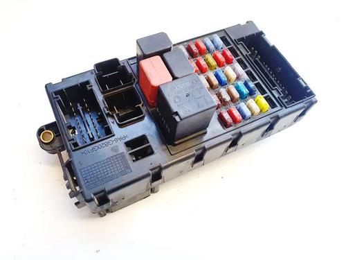 Used Fuse box Fuse box IVECO DAILY IV Platform/Chassis 29L12 (116 hp) 32958121 32958121