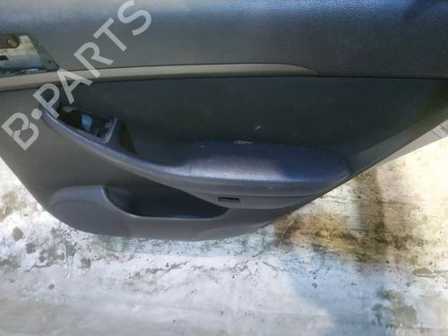 Bageste højre beklædning Bageste højre beklædning TOYOTA AVENSIS (_T25_) 2.0 D-4D (CDT250_, CDT250R) (116 hp) 34861013 34861013