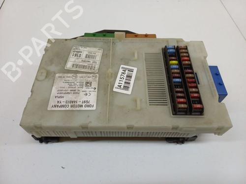 Used Fuse box Fuse box 38323038 38323038