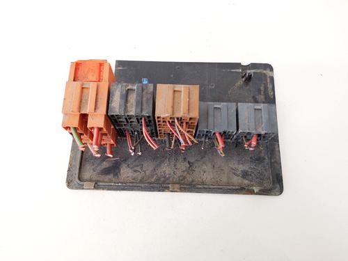 Used Fuse box Fuse box VW LT 28-35 II Bus (2DB, 2DE, 2DK) 2.5 TDI (102 hp) 33067197 33067197