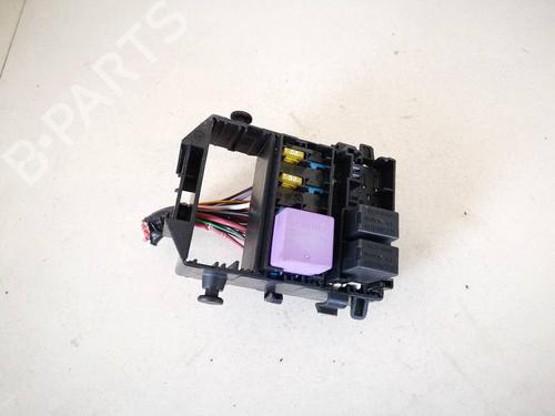 Used Fuse box Fuse box RENAULT LAGUNA II (BG0/1_) 1.6 16V (BG0A, BG0L) (107 hp) 32952001 32952001