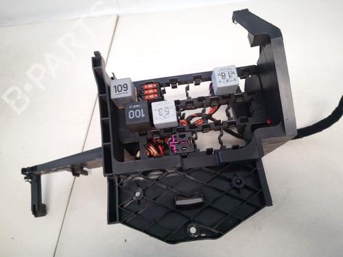 Used Fuse box Fuse box 32895509 32895509