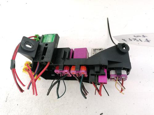 fuse-box-audi-a8-d3-4e2-4e8-2002-2003-2004-2005-2006-2007-2008-2009-2010-32917069 main image